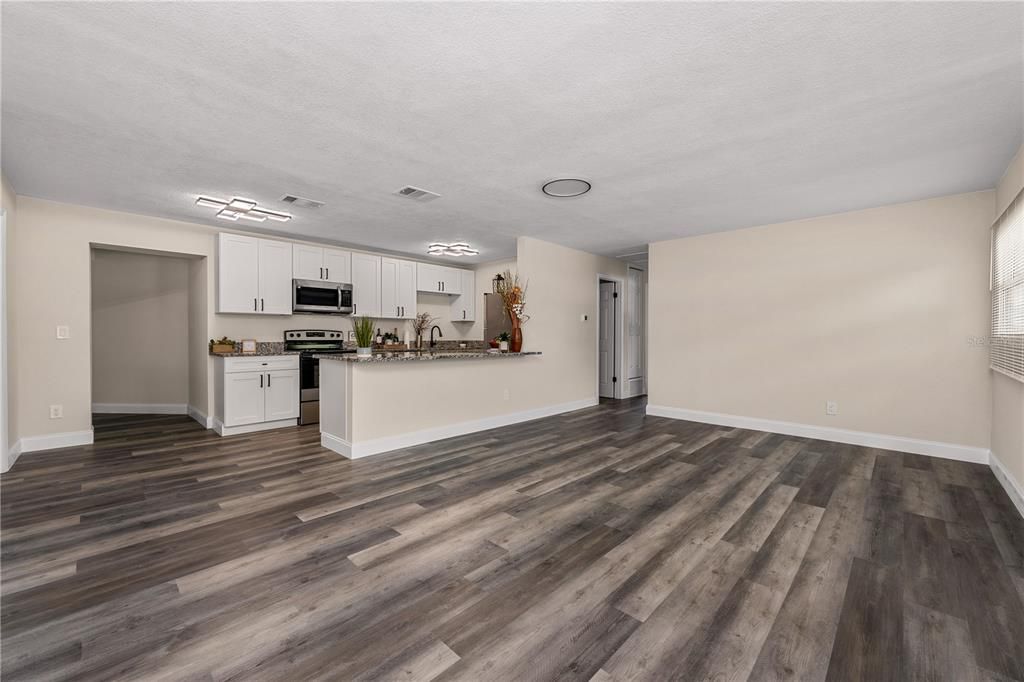 Active With Contract: $349,900 (4 beds, 2 baths, 1814 Square Feet)