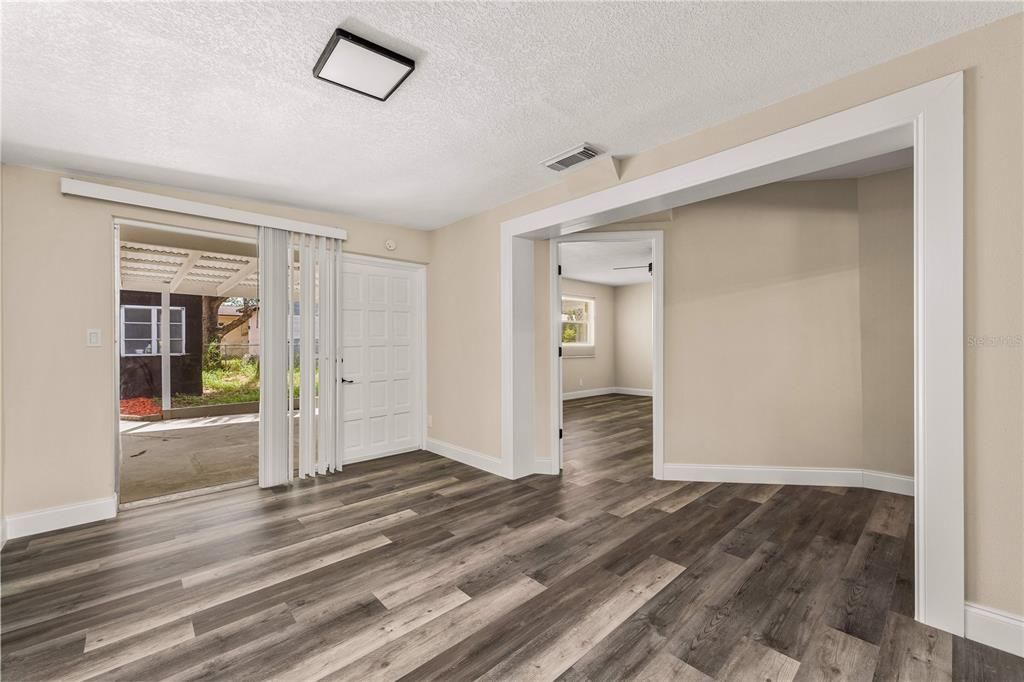 Active With Contract: $349,900 (4 beds, 2 baths, 1814 Square Feet)