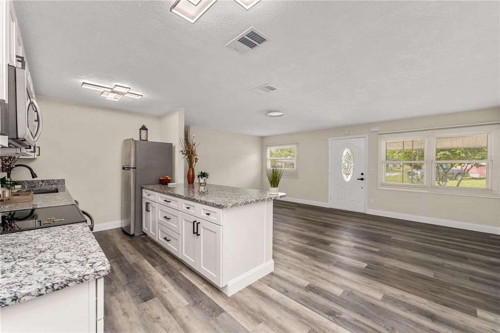 Active With Contract: $349,900 (4 beds, 2 baths, 1814 Square Feet)