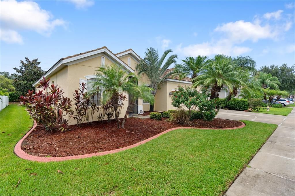 For Sale: $639,000 (3 beds, 2 baths, 1959 Square Feet)