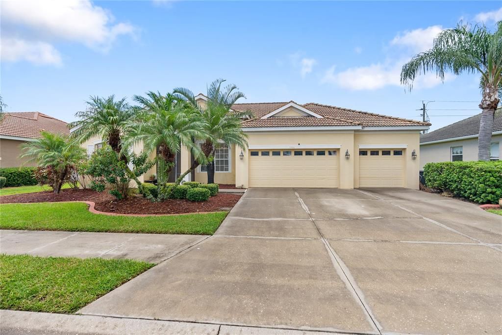 For Sale: $639,000 (3 beds, 2 baths, 1959 Square Feet)