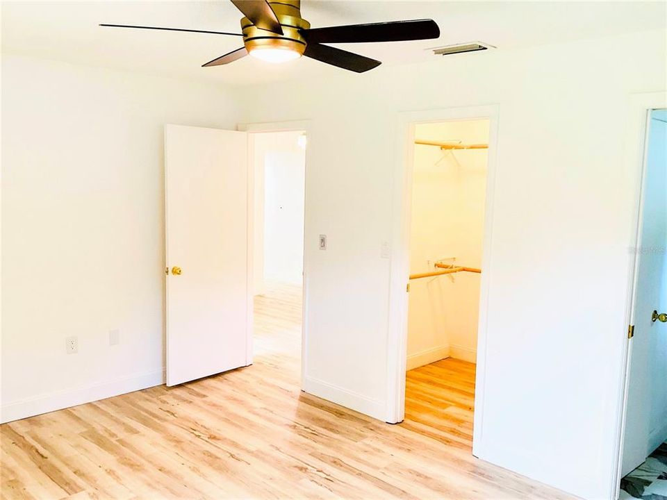 For Sale: $324,900 (3 beds, 2 baths, 1424 Square Feet)