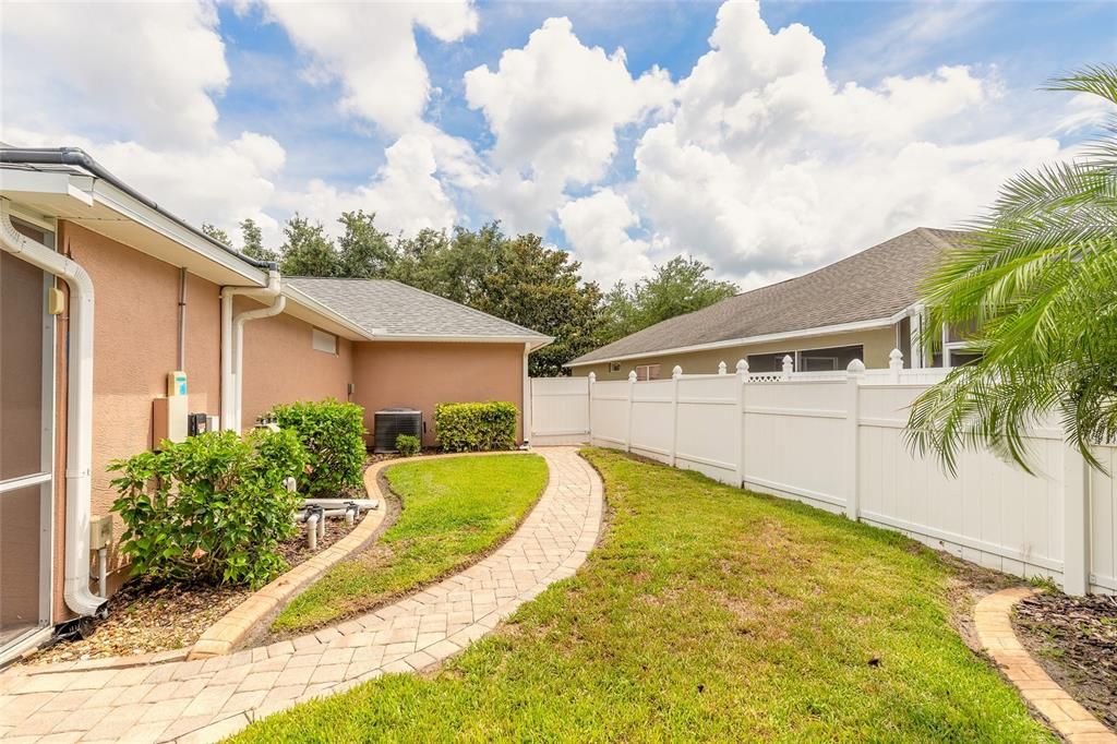 Active With Contract: $479,900 (3 beds, 2 baths, 1926 Square Feet)