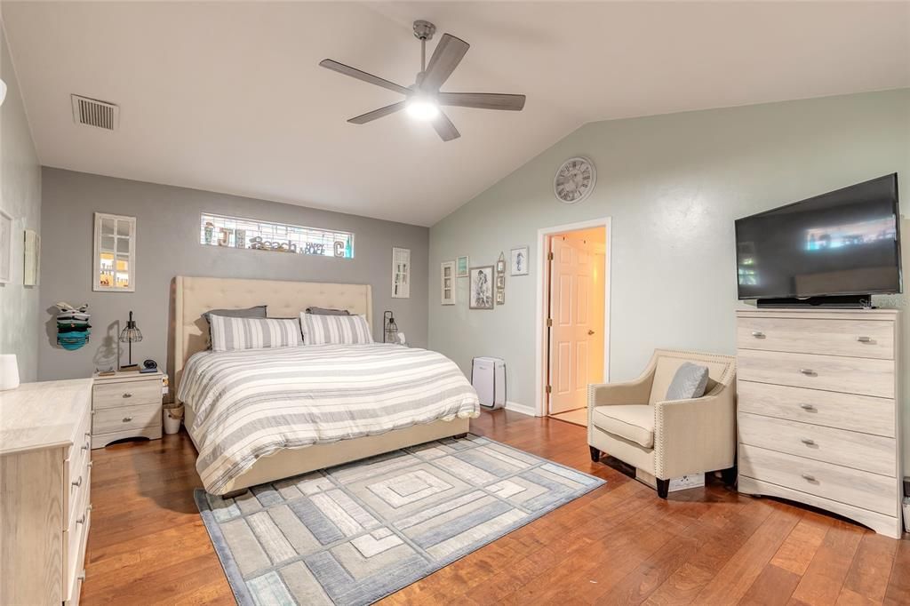 Active With Contract: $479,900 (3 beds, 2 baths, 1926 Square Feet)