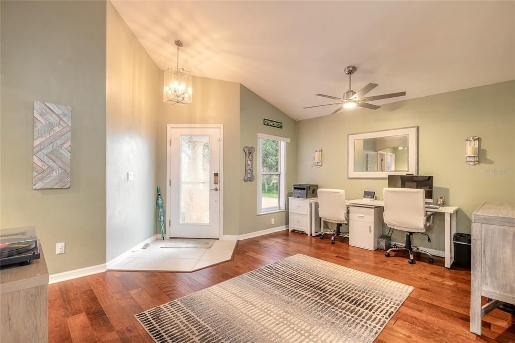 Active With Contract: $479,900 (3 beds, 2 baths, 1926 Square Feet)