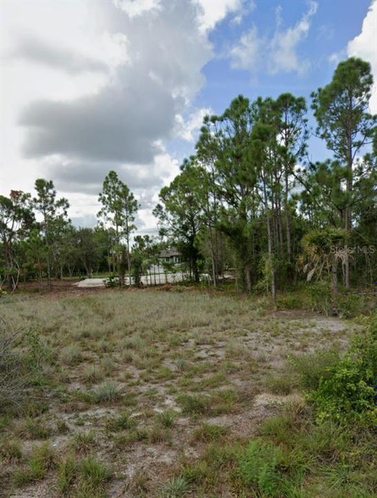 En Venta: $11,000 (0.11 acres)