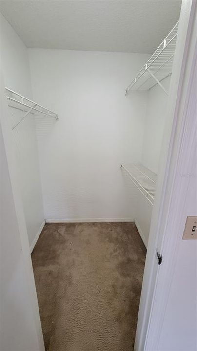 Active With Contract: $1,199 (1 beds, 1 baths, 735 Square Feet)