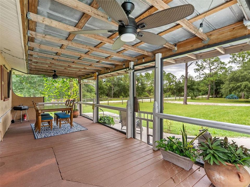 Side covered & screened porch