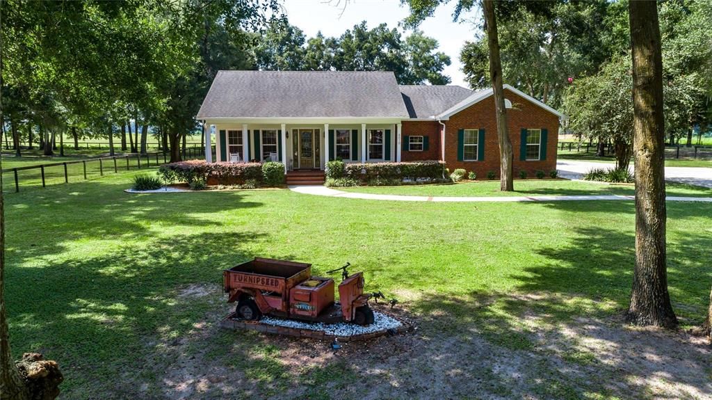 For Sale: $899,500 (4 beds, 2 baths, 2071 Square Feet)