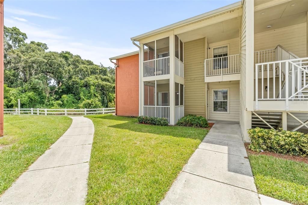 Active With Contract: $1,650 (2 beds, 2 baths, 811 Square Feet)