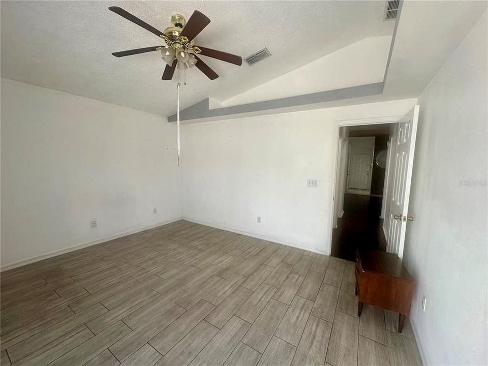 For Rent: $2,200 (3 beds, 2 baths, 1075 Square Feet)