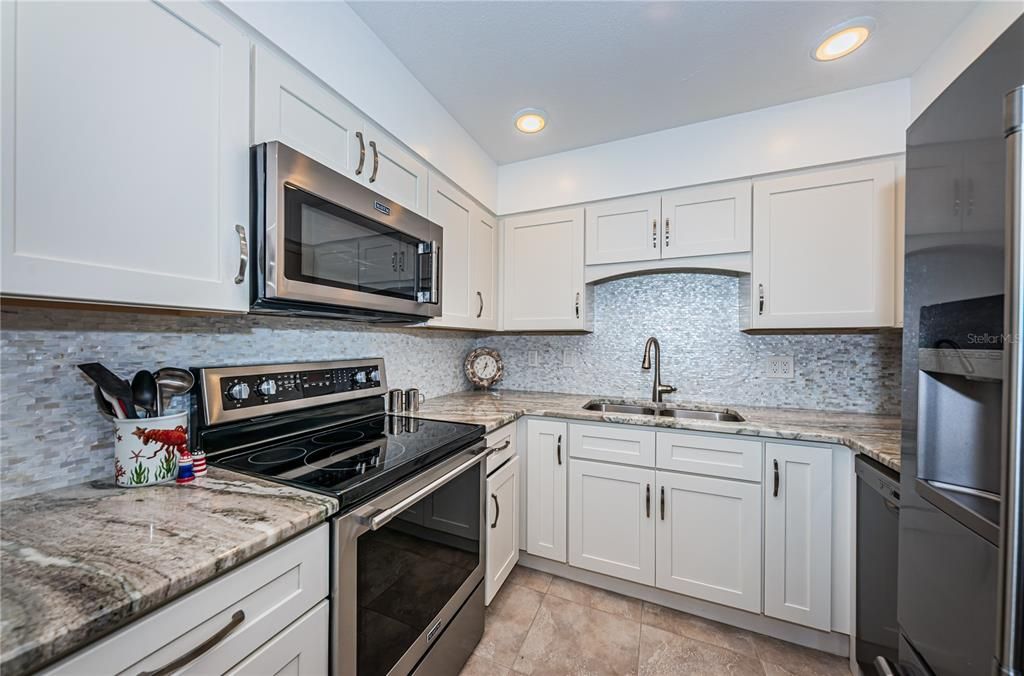 For Sale: $359,000 (2 beds, 1 baths, 1152 Square Feet)