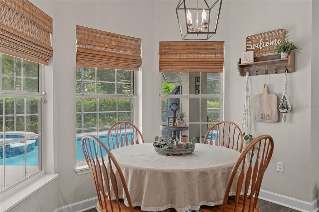 Eat-in Kitchen Nook