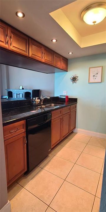 For Rent: $1,975 (1 beds, 1 baths, 693 Square Feet)