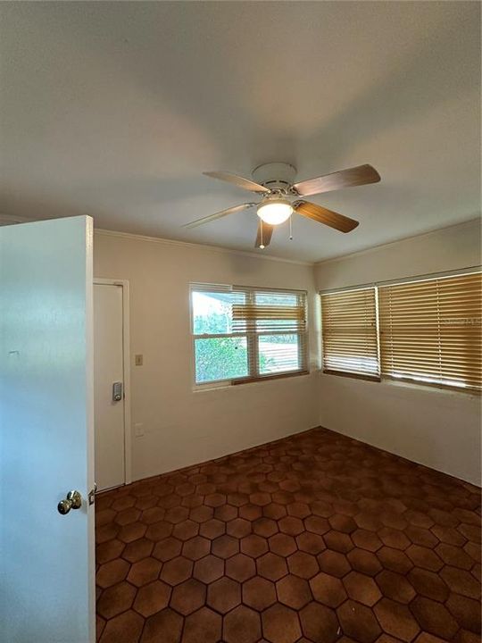 For Rent: $2,300 (3 beds, 2 baths, 1179 Square Feet)