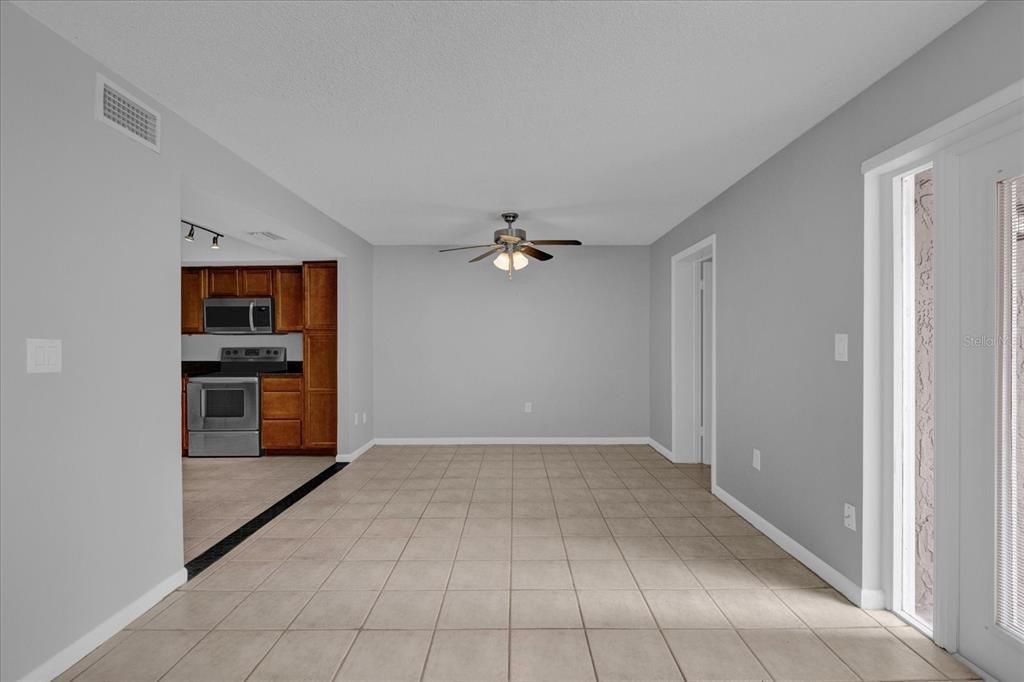 For Sale: $279,900 (3 beds, 2 baths, 1565 Square Feet)