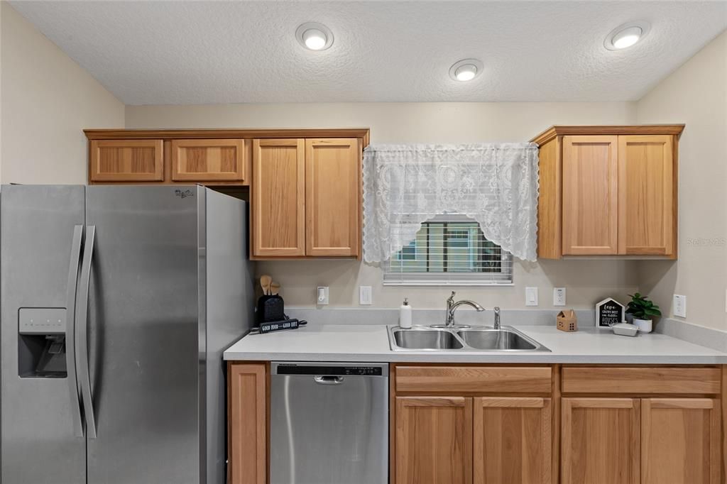 For Sale: $424,900 (3 beds, 2 baths, 1527 Square Feet)