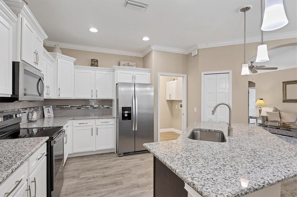 Active With Contract: $430,000 (3 beds, 2 baths, 1824 Square Feet)