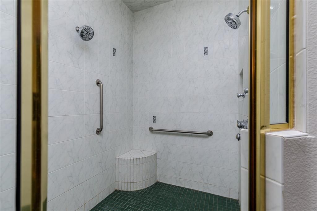 Double shower in primary eon-suite