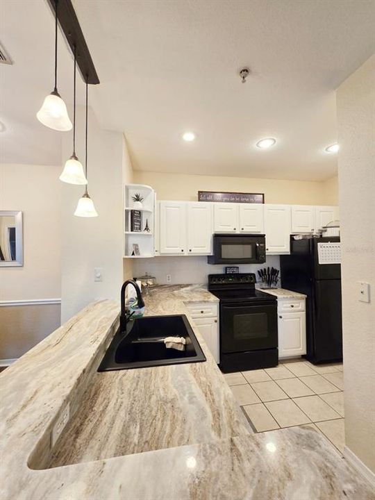 For Sale: $232,500 (2 beds, 2 baths, 1048 Square Feet)