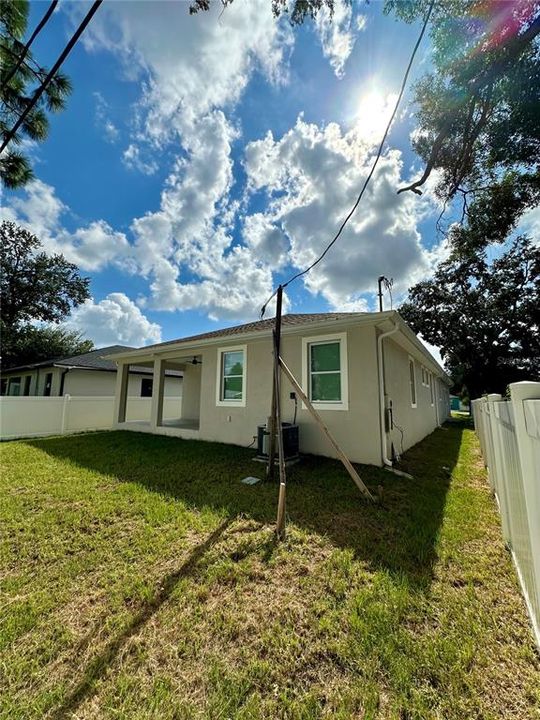 Active With Contract: $530,000 (4 beds, 3 baths, 2292 Square Feet)