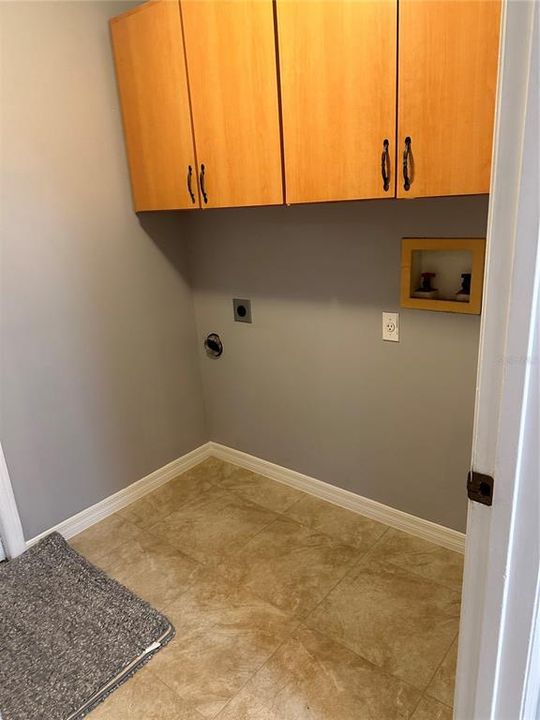 For Rent: $1,995 (3 beds, 2 baths, 1779 Square Feet)