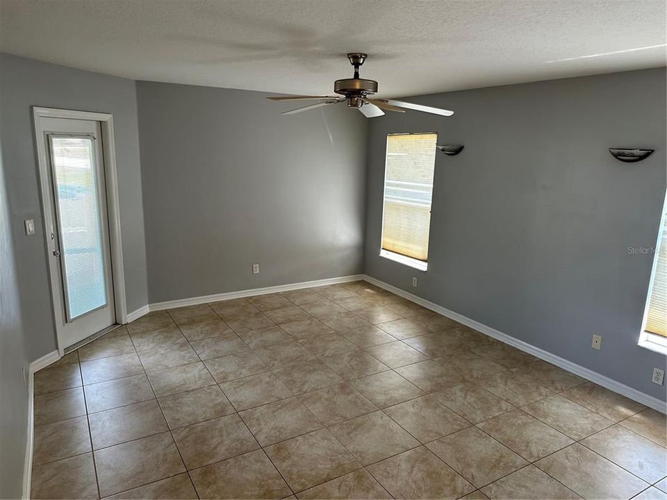 For Rent: $1,995 (3 beds, 2 baths, 1779 Square Feet)