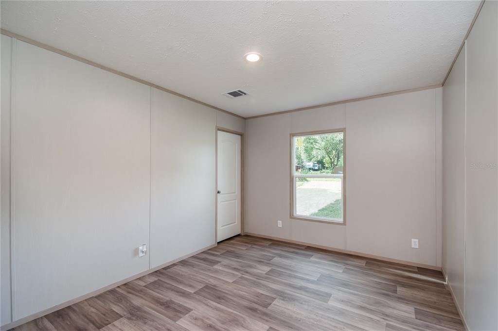 For Sale: $245,000 (3 beds, 2 baths, 1435 Square Feet)