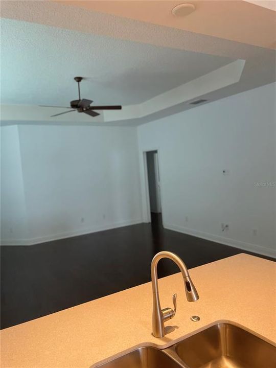 For Rent: $2,200 (3 beds, 2 baths, 1637 Square Feet)