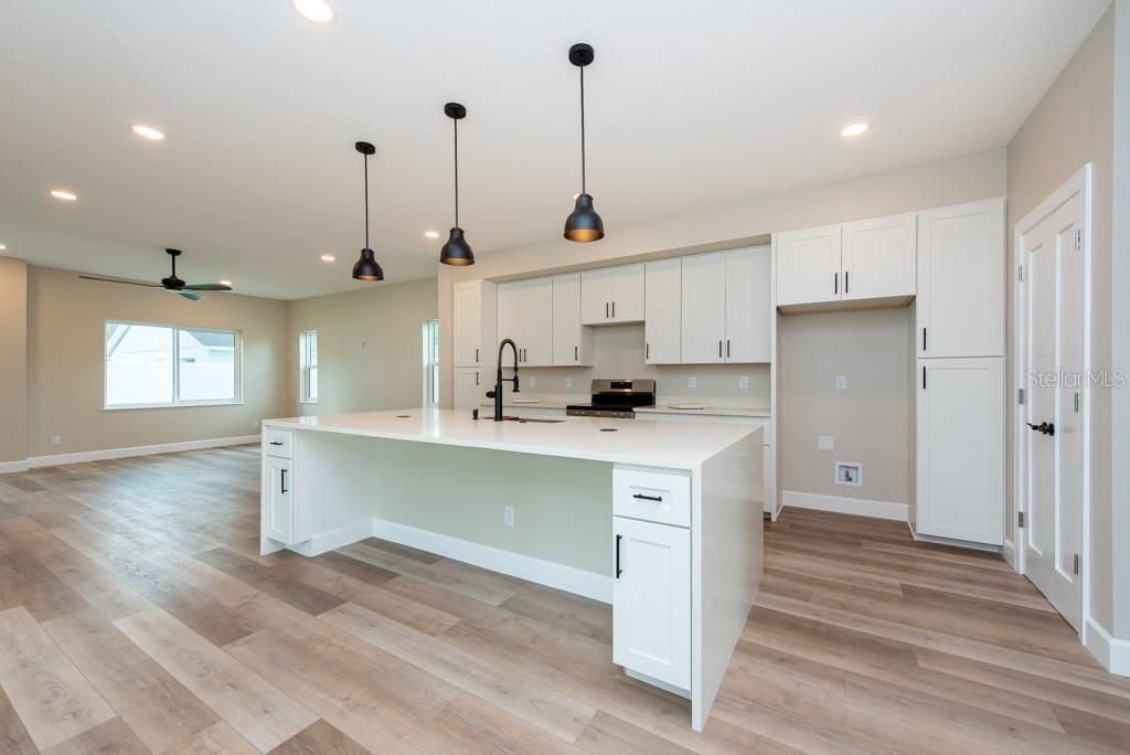 Active With Contract: $589,000 (3 beds, 2 baths, 2364 Square Feet)