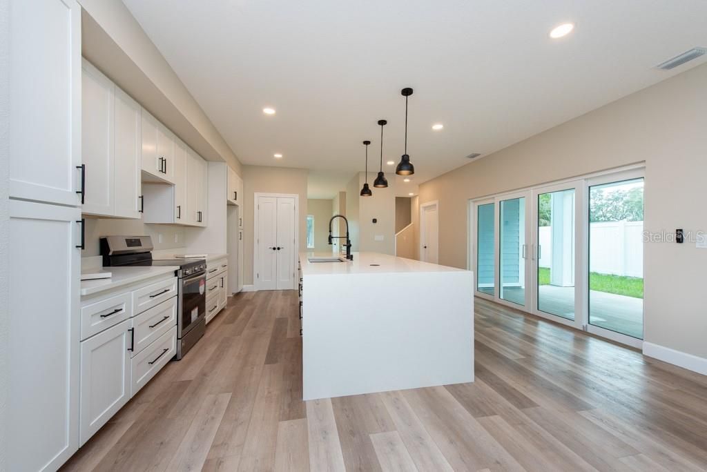 Active With Contract: $589,000 (3 beds, 2 baths, 2364 Square Feet)