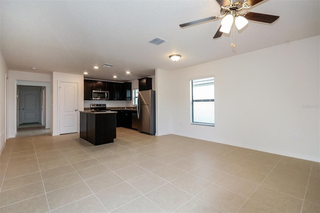 For Rent: $2,045 (3 beds, 2 baths, 1461 Square Feet)