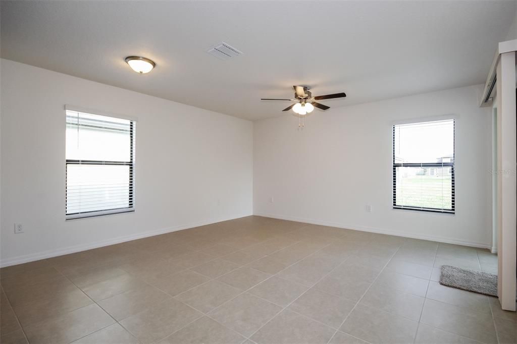 For Rent: $2,045 (3 beds, 2 baths, 1461 Square Feet)