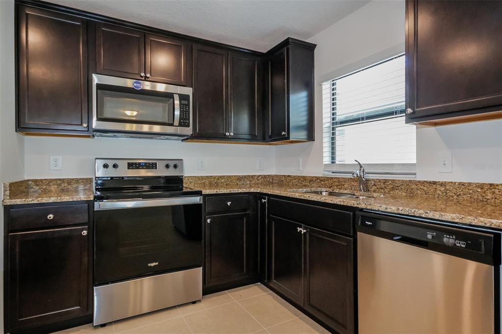 For Rent: $2,045 (3 beds, 2 baths, 1461 Square Feet)