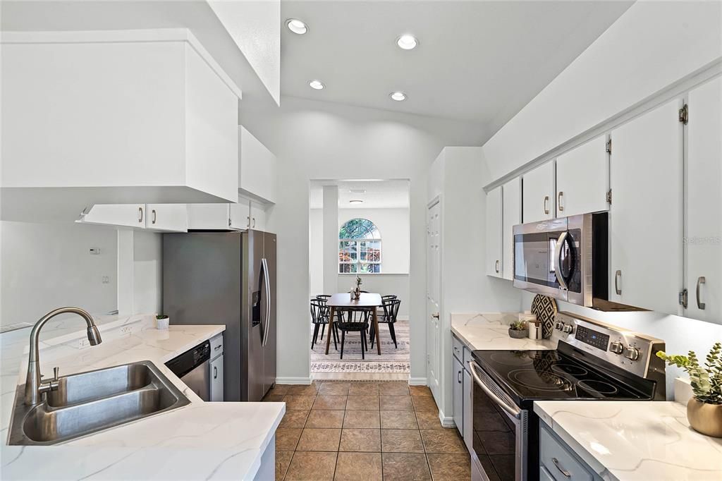 Active With Contract: $475,000 (3 beds, 2 baths, 1907 Square Feet)