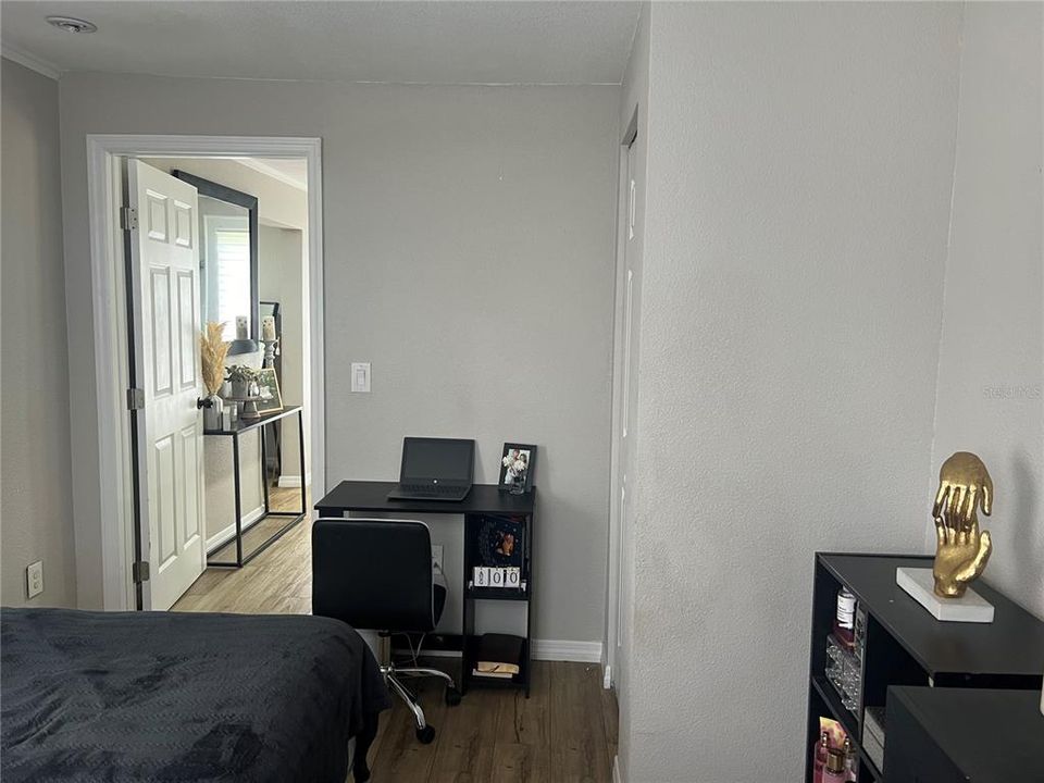 For Sale: $255,000 (2 beds, 1 baths, 968 Square Feet)