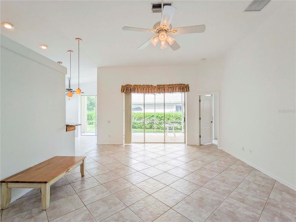 Active With Contract: $2,495 (3 beds, 2 baths, 1663 Square Feet)