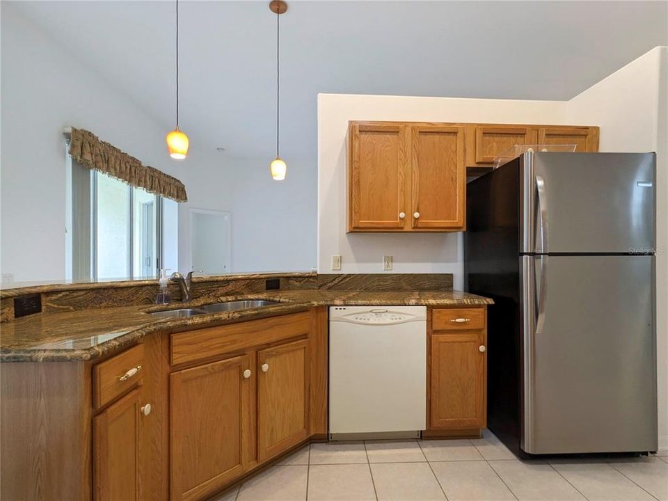 Active With Contract: $2,495 (3 beds, 2 baths, 1663 Square Feet)