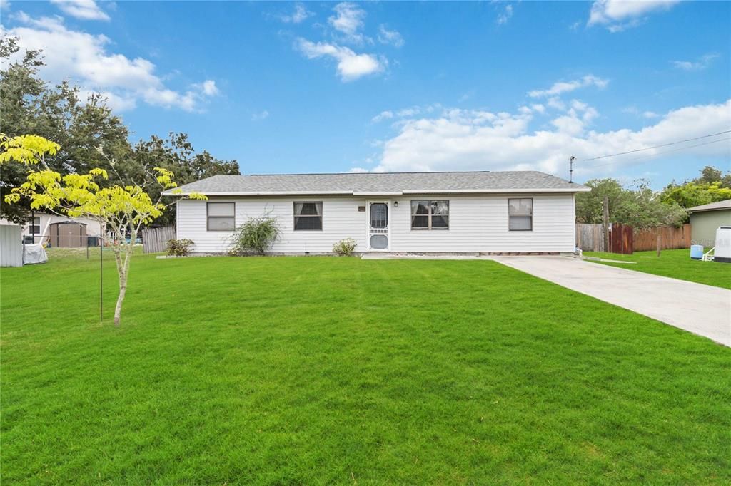 Active With Contract: $329,900 (3 beds, 2 baths, 1606 Square Feet)