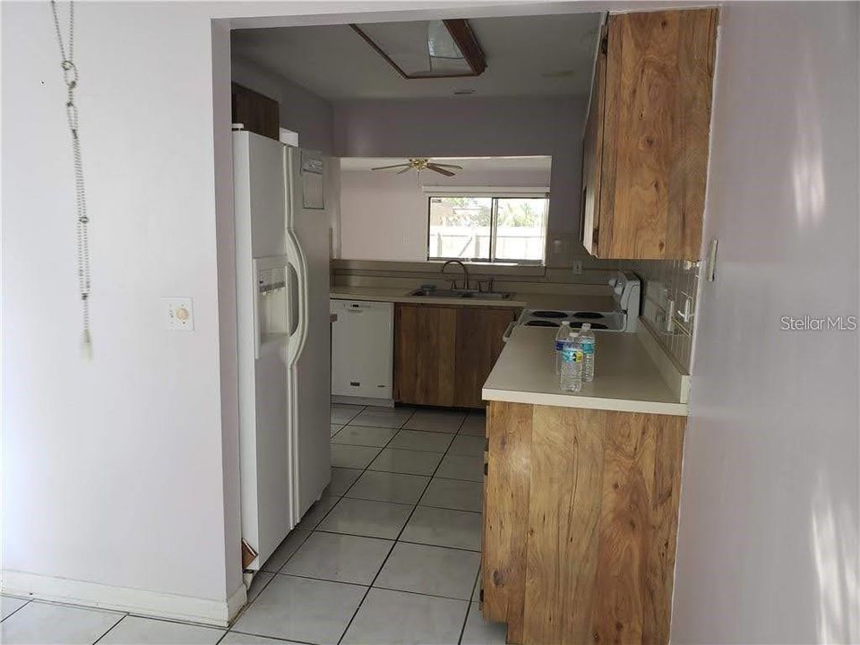 For Rent: $1,995 (3 beds, 2 baths, 1274 Square Feet)