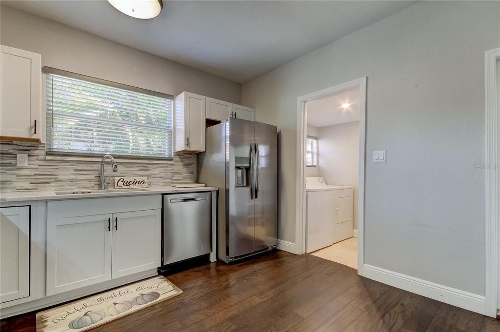 For Sale: $445,000 (2 beds, 1 baths, 720 Square Feet)