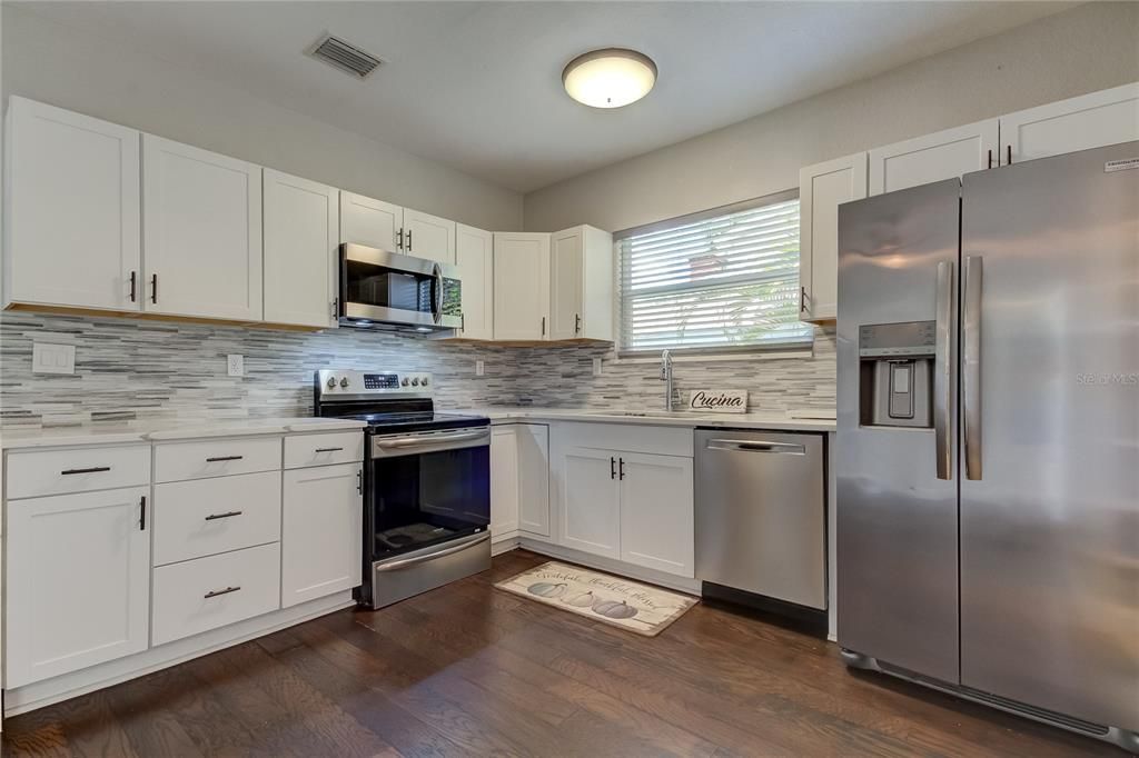 For Sale: $445,000 (2 beds, 1 baths, 720 Square Feet)