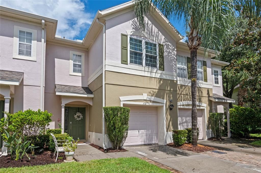 Move in ready townhome in the gated community of Barclay Reserve in Winter Springs