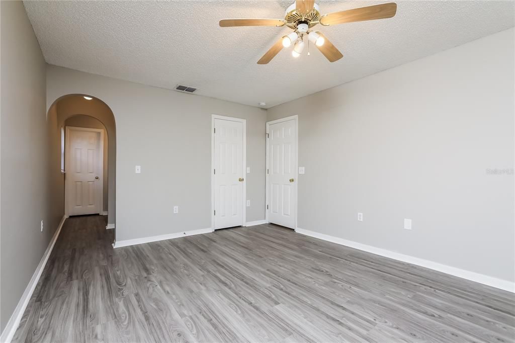 For Rent: $2,065 (3 beds, 2 baths, 1424 Square Feet)