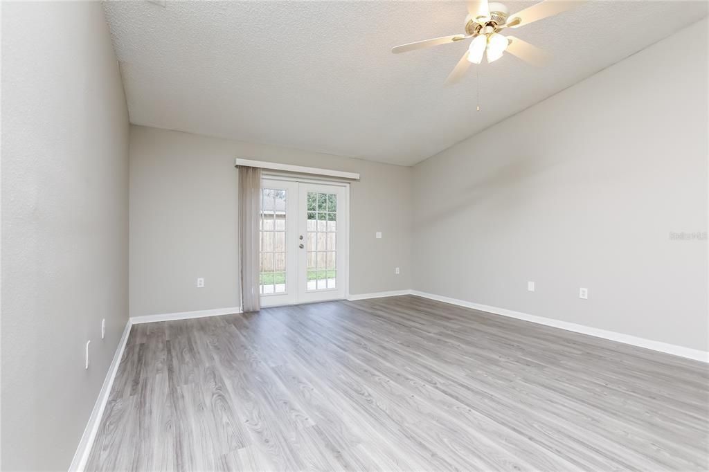 For Rent: $2,065 (3 beds, 2 baths, 1424 Square Feet)