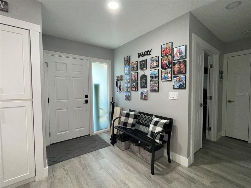 For Sale: $349,900 (3 beds, 2 baths, 1298 Square Feet)