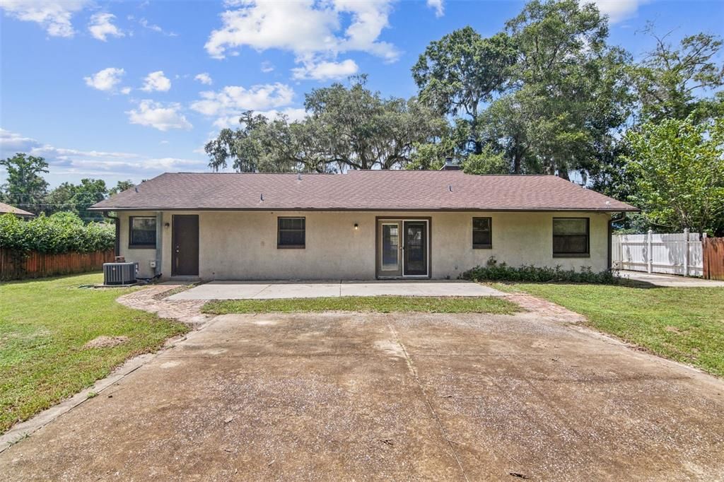 For Sale: $240,000 (3 beds, 2 baths, 1328 Square Feet)