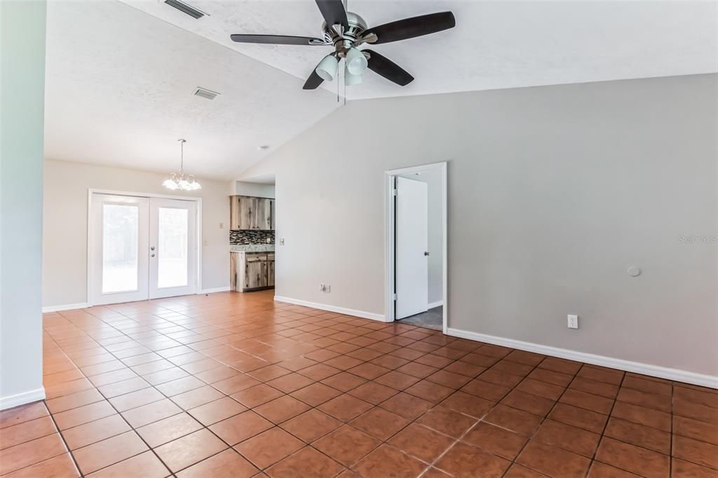 For Sale: $240,000 (3 beds, 2 baths, 1328 Square Feet)