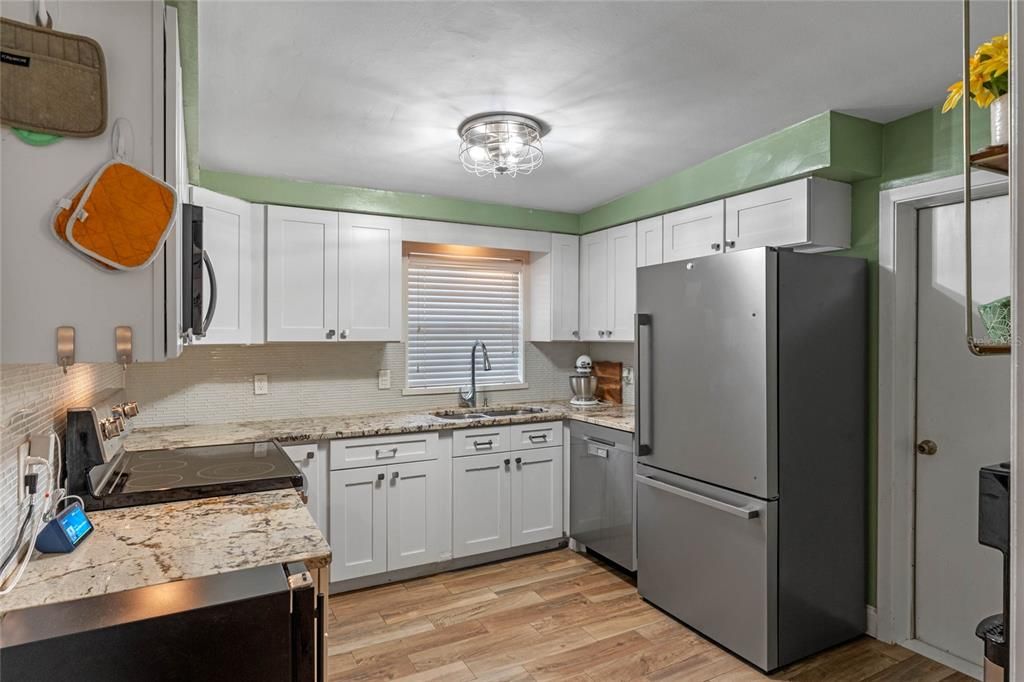 Active With Contract: $419,990 (3 beds, 2 baths, 1340 Square Feet)