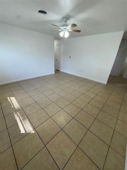 For Rent: $1,229 (2 beds, 1 baths, 1028 Square Feet)